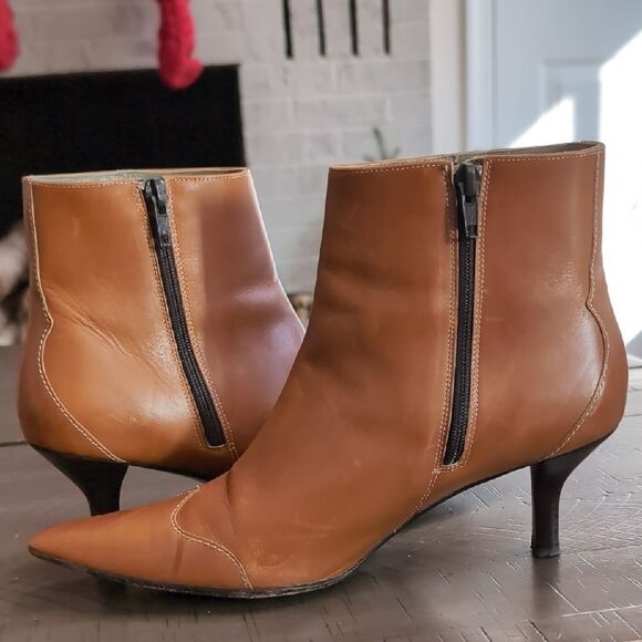 Cole Haan Y2K Camel Brown Leather Pointed Kitten Heel Ankle Boots Sz 8.5 - Picture 3 of 13